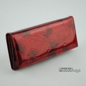 Дамско портмоне от естествена кожа лачено червено с пеперуди 20335